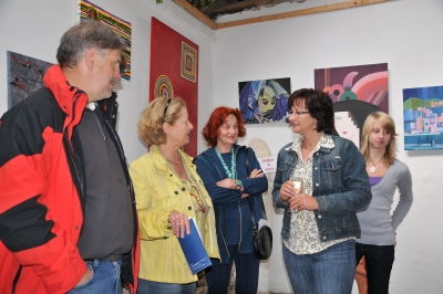 A. Hanssen mit interessierten Besuchern